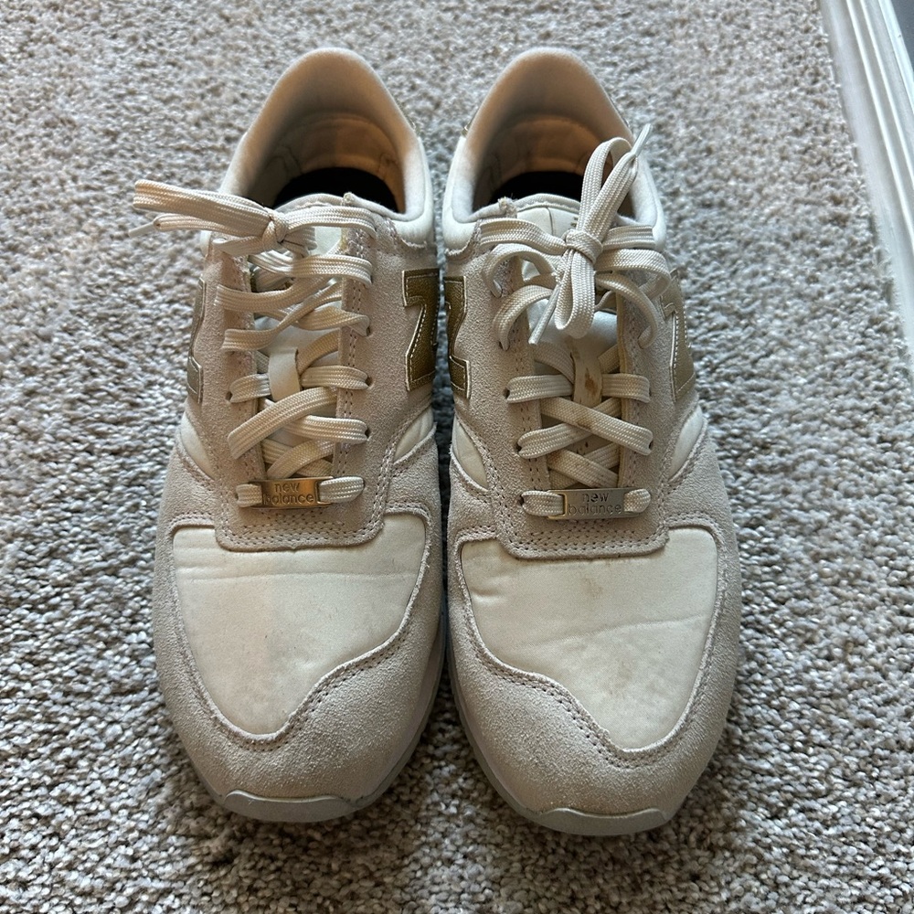 New Balance Women's Sneakers - Cream and Gold